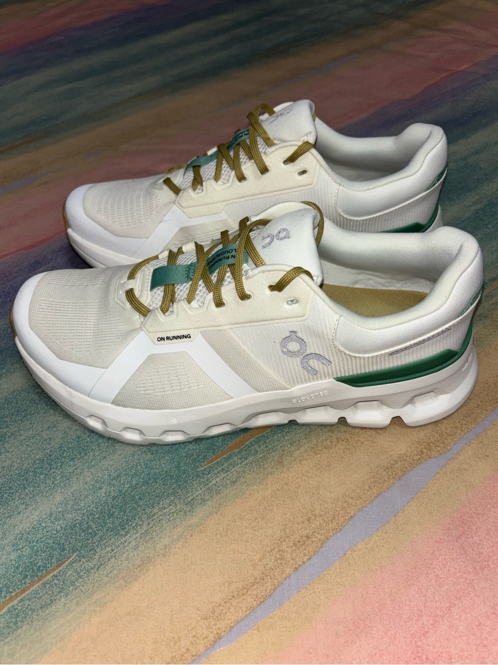 On Cloudrunner 2 Men’s Road Running Shoes Size 10.5 Undyed White/Green Lace Up